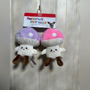 Smooch Pals Dog Toys Pet Plush Mushrooms Crinkle Squeaker Set of 2 Toys 6.5”